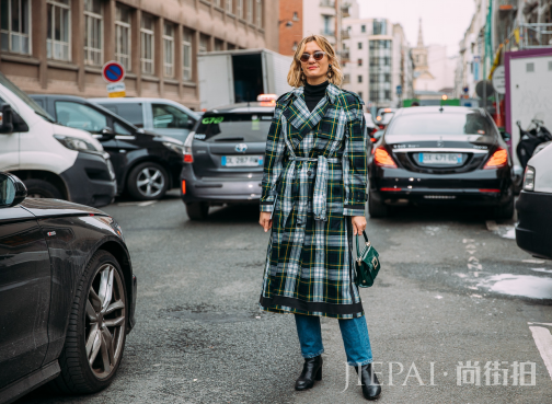 冬季绿色这样穿搭 严冬也会生机盎然