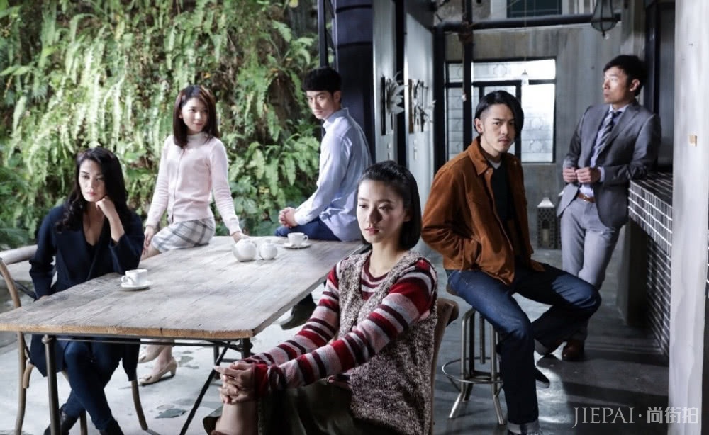 新晋香港宅男女神袁澧林,最近红遍ins。还是一位妥妥的广告女王!