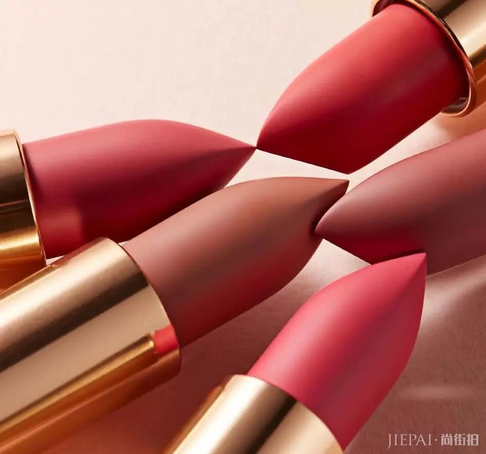 迪丽热巴的口红也太好看了吧！但这个色号现在最显白