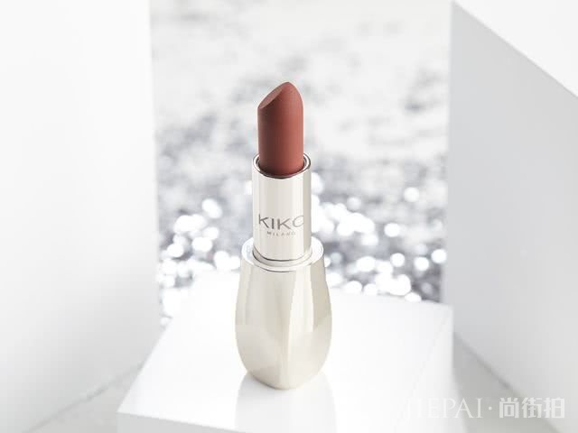 美妆博主疯狂推荐的彩妆,出了圣诞限量款,个个美爆