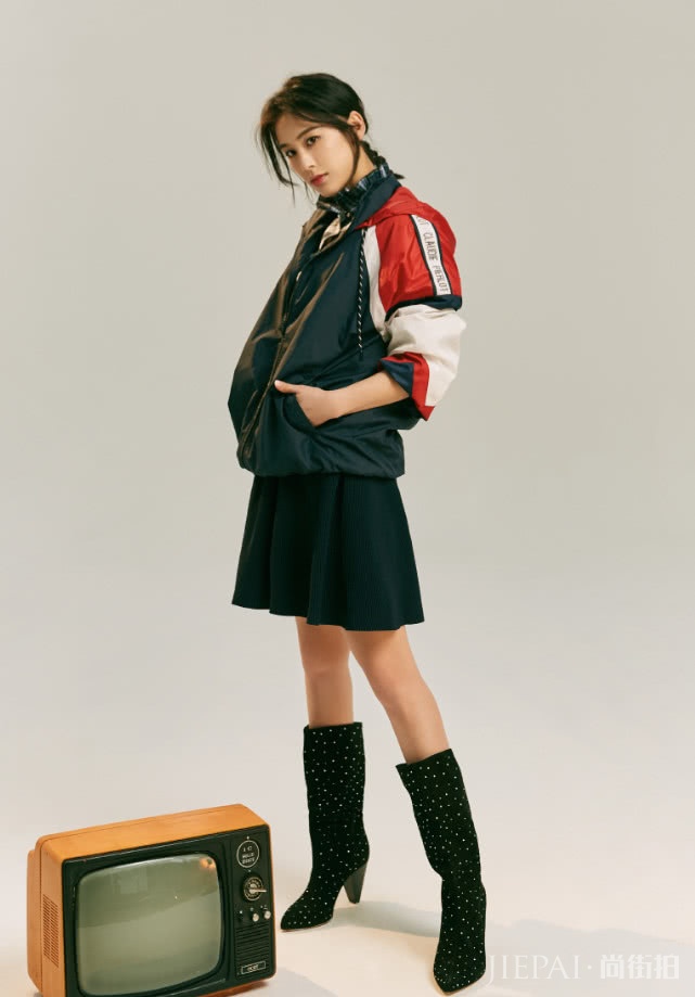 黄圣依爱穿25厘米的“袜子”,腿超短!