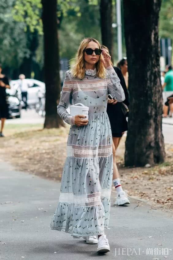 外套内搭的连衣裙有这些