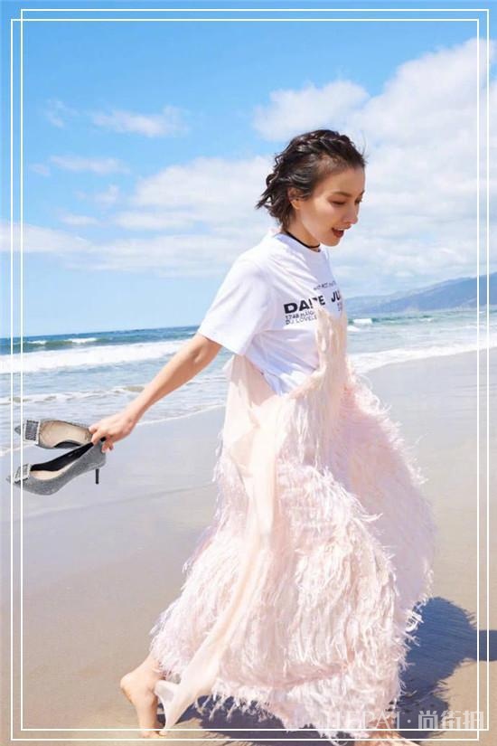 吴昕现身机场一身穿搭可谓是非常的保暖了