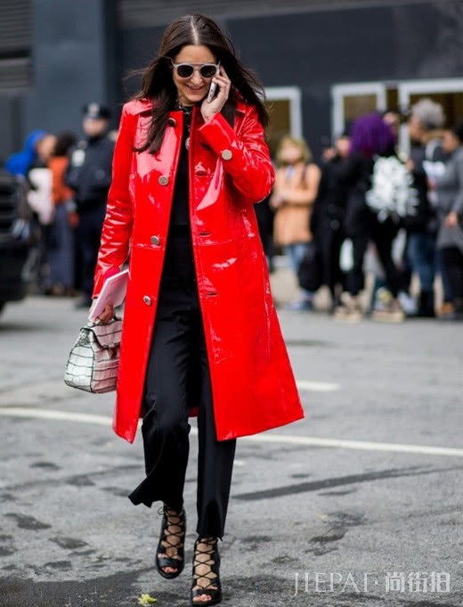 这6款红色大衣搭配,尽显大气女人味