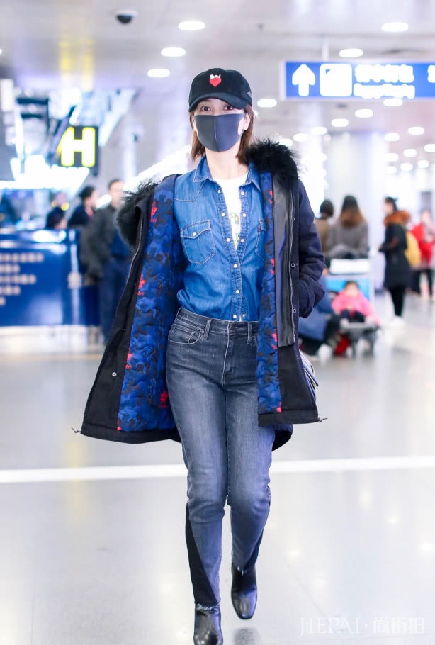 吴昕穿上烂大街的紧身裤，时尚翻了！