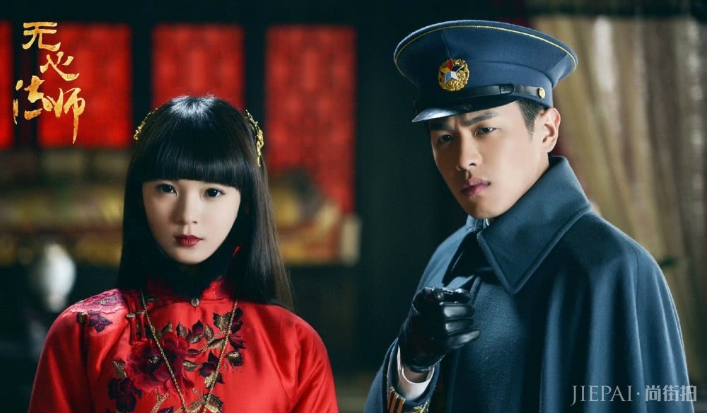 陈瑶编发搭配连衣裙穿出大长腿的感觉,小个子穿搭可以学她