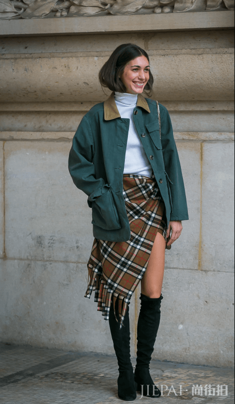 高腰裙搭配上衣 个性街头混搭这样穿就好