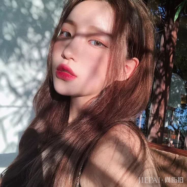 一脸绯红~最近这个妆突然火了