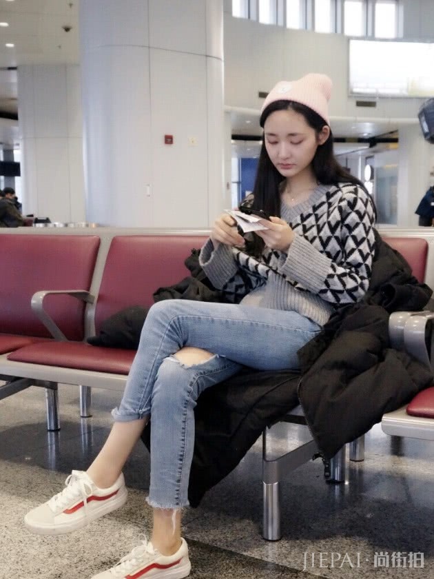 王莫涵简约打扮却暗藏小心机，美到让服气！