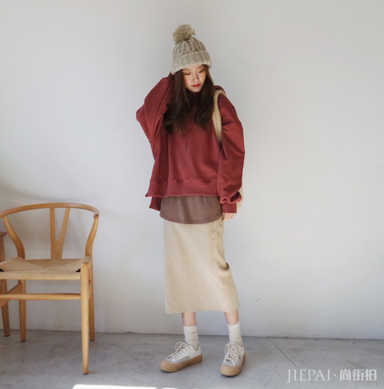 经典穿搭look 简约风格凸显甜美气质