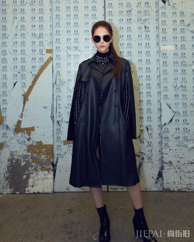 昆凌除了五官精致之外,穿搭也是很能打的!