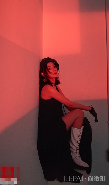 袁姗姗穿男装帅过男艺人！