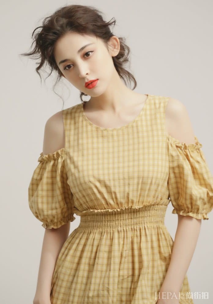 古力娜扎穿田园风裙子美出新高度!