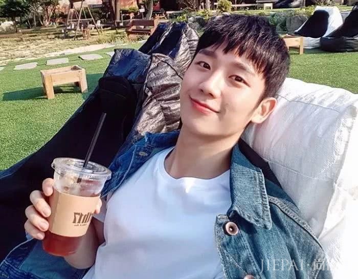 新衣配新发型，这几款男生发型，总有一款打动你