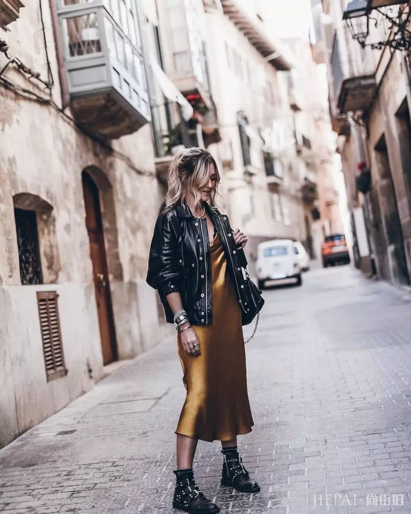 裙子+毛绒外套也很有范,走到哪都是时尚焦点