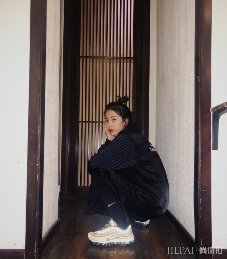 比倪妮还会拍照?曾是鹿晗的最美“学姐”,靠穿搭被全网吹爆