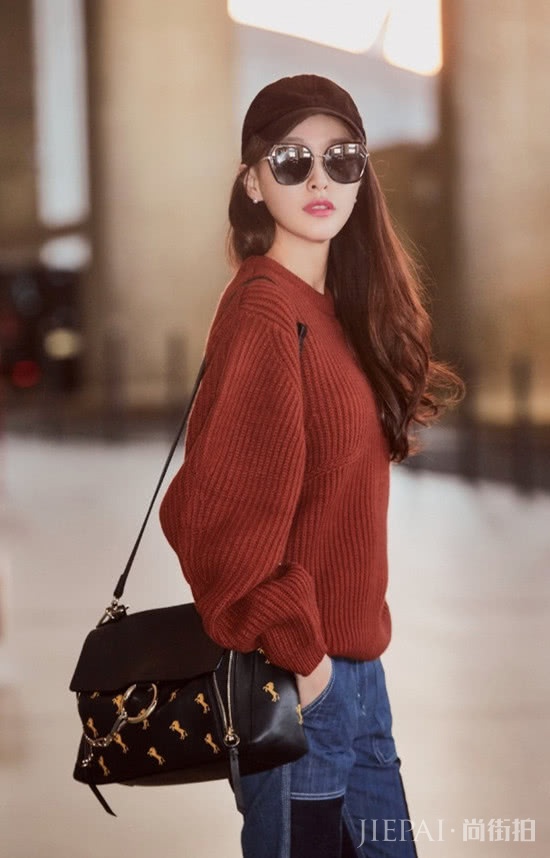 毛衣+牛仔裤，甜美又chic，带你演绎青春学院风