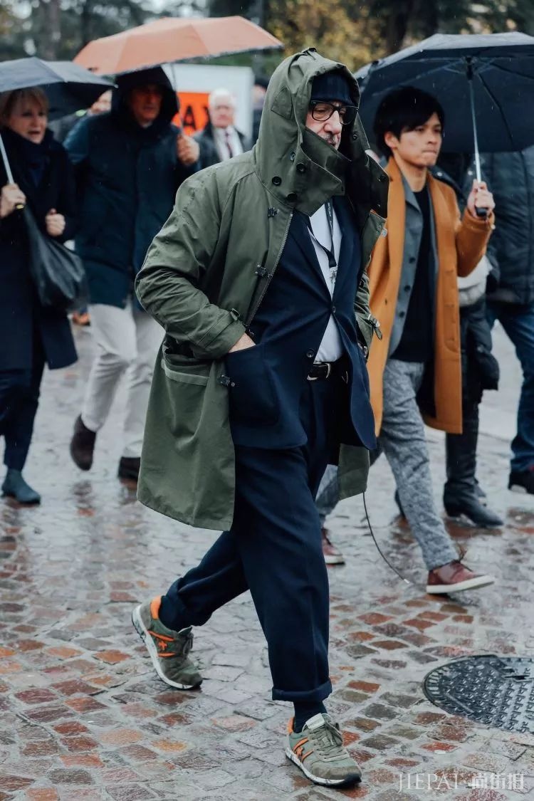 男生秋冬搭配，一定要带点"绿”