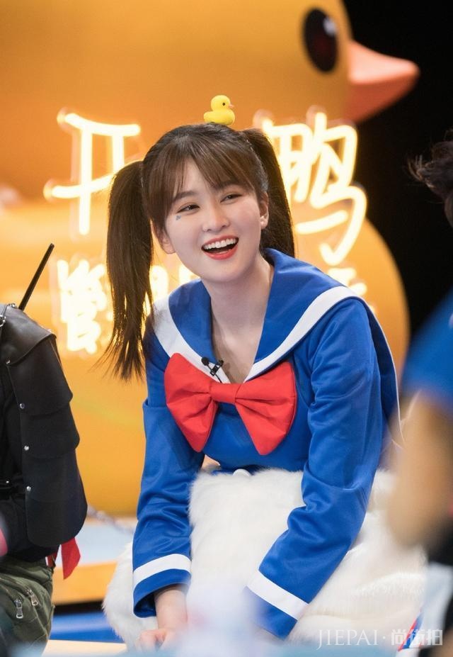 乔欣穿成“唐老鸭”,往下看到鞋让人眼前一亮!