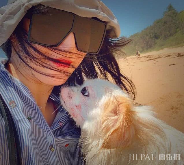 神仙姐姐刘亦菲晒照双下巴抢镜，不仙了！