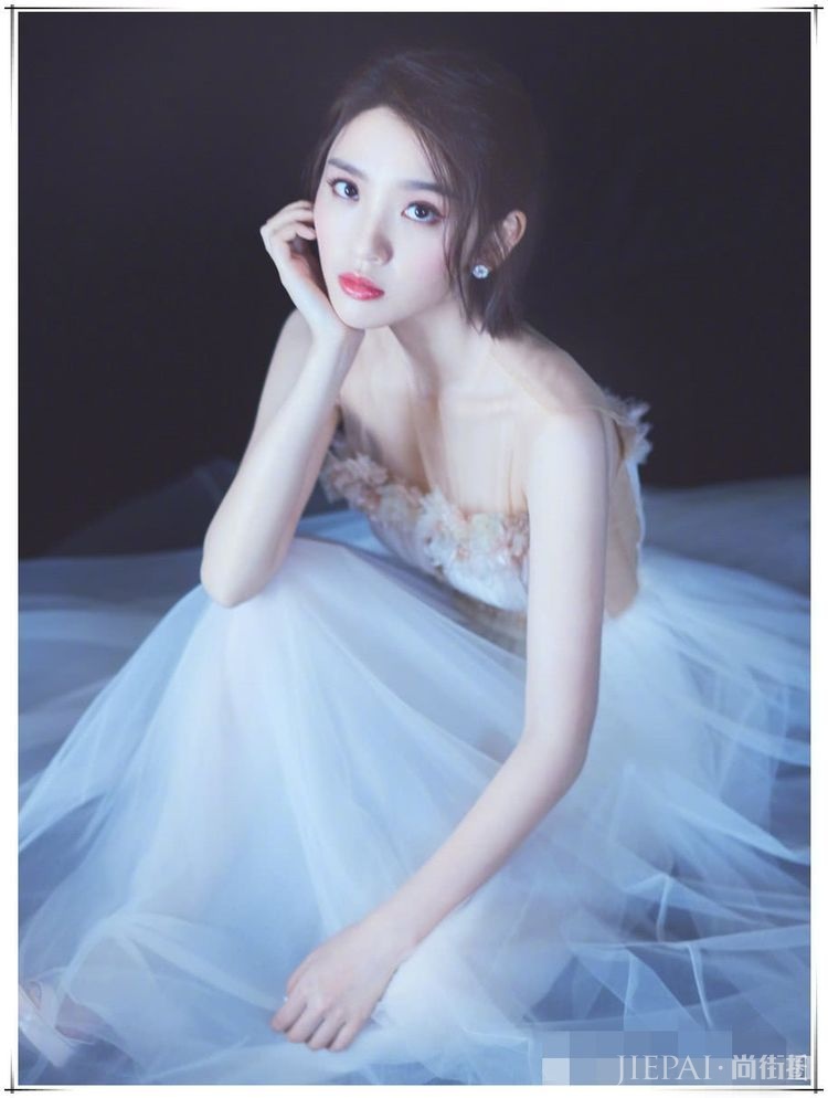 唐艺昕换了新发型,容貌大变样