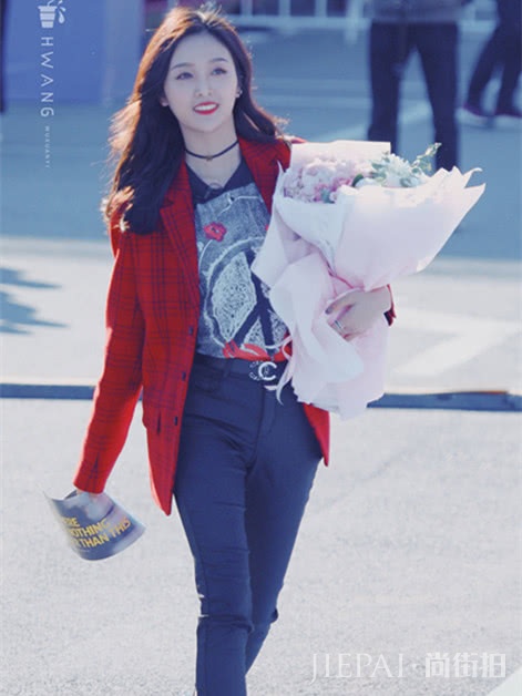 吴宣仪私服风格“变化多端”，居然还是个帽子大户