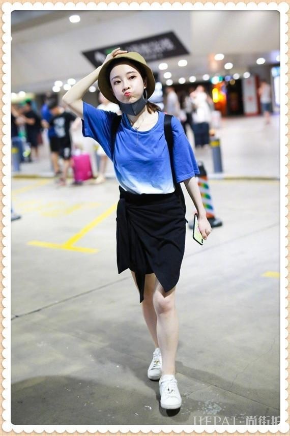 冯提莫机场秀清纯又养眼，不是见光死？