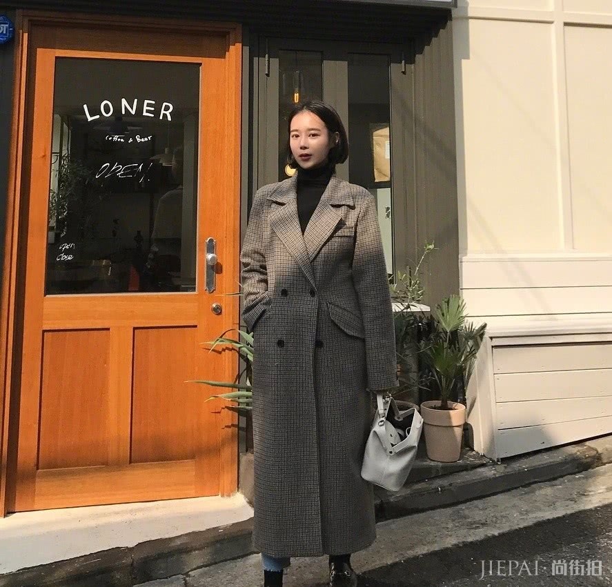 小个子的冬季大衣穿搭，短款是衣橱必备长款这样穿不压个子还显高