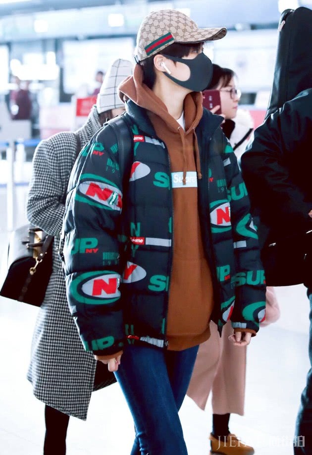 李宇春穿“粽子鞋”没谁了,时尚感满满!