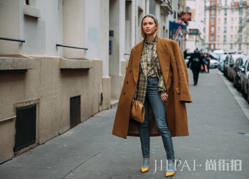 印花衬衫搭配什么外套好？混搭优雅诠释女人味