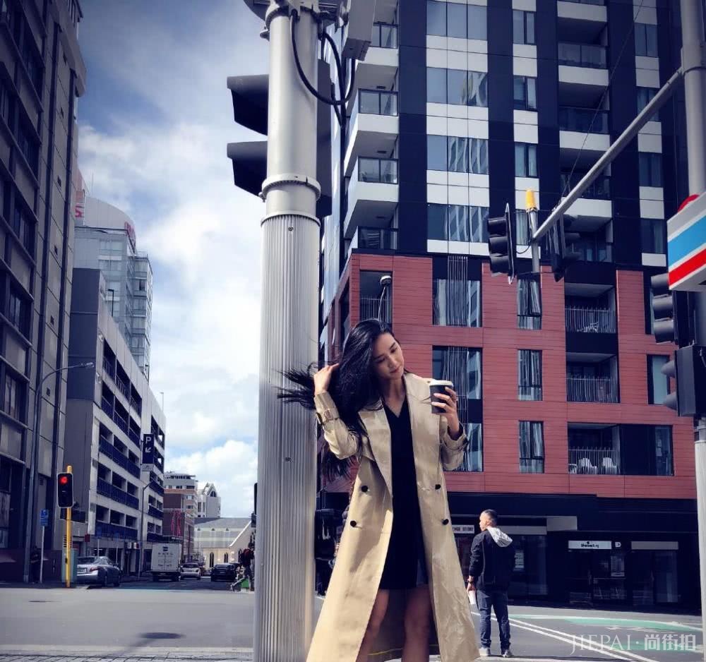 周开开《择天记》穿“塑料短靴”凹造型,鞋头还是开口的