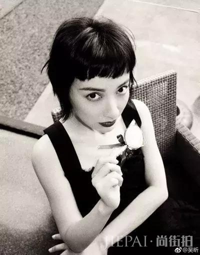 吴昕时尚绝缘体变成了洋气法式少女!