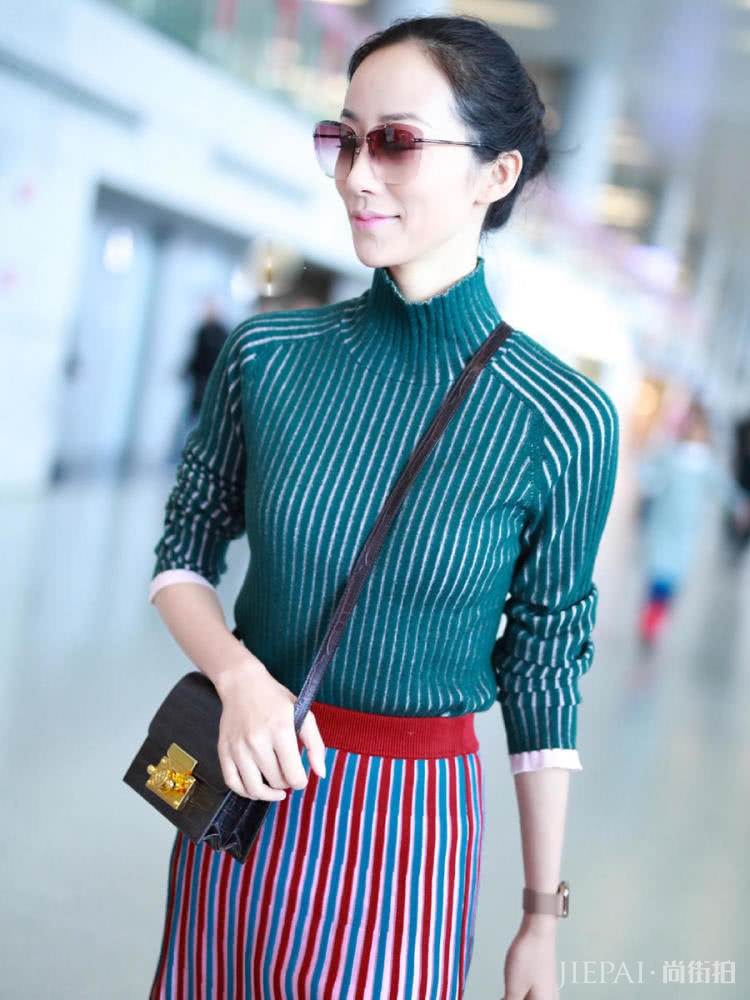 韩雪颜值高+质感穿搭与众不同更时髦