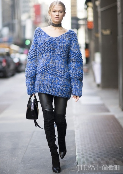 V领毛衣帮你秀出迷人锁骨,穿着好看还有品味