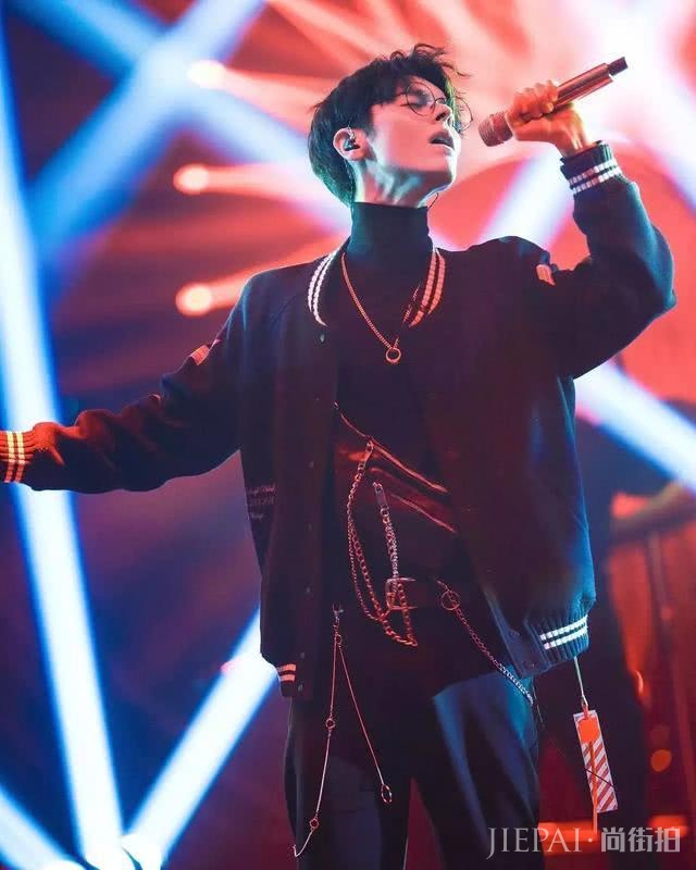 一登场就让所有人尖叫的00后，连吴青峰都感到压力！