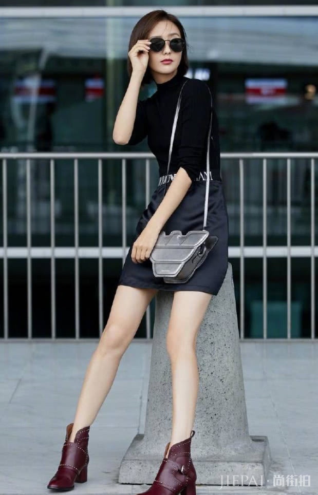 佟丽娅把西装穿成性感的味道,别人都羡慕不来!