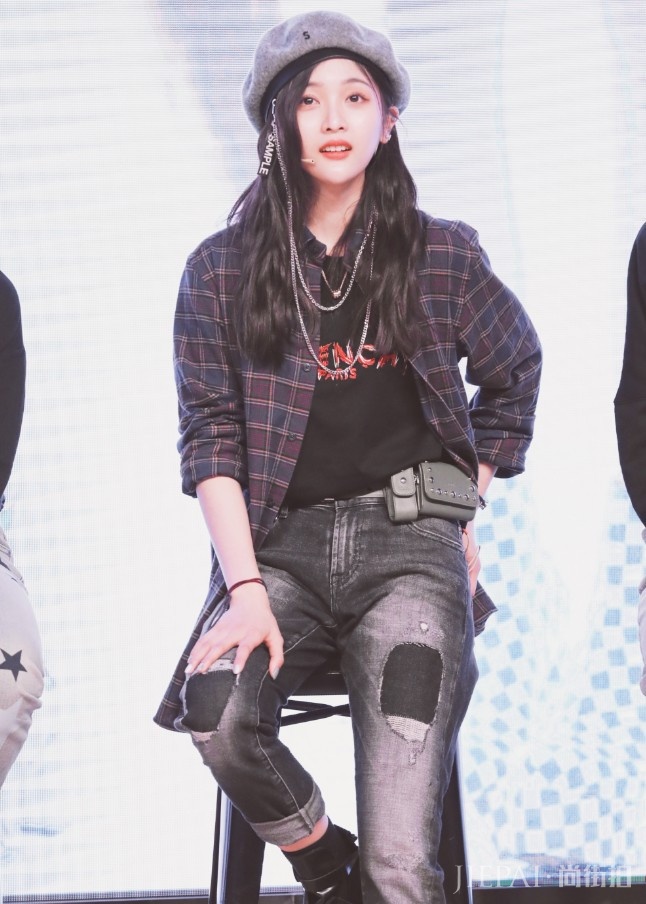 吴宣仪穿“肉卷裤”却一点也不肉!