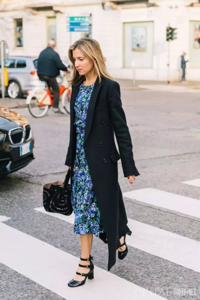 外套内搭的连衣裙有这些