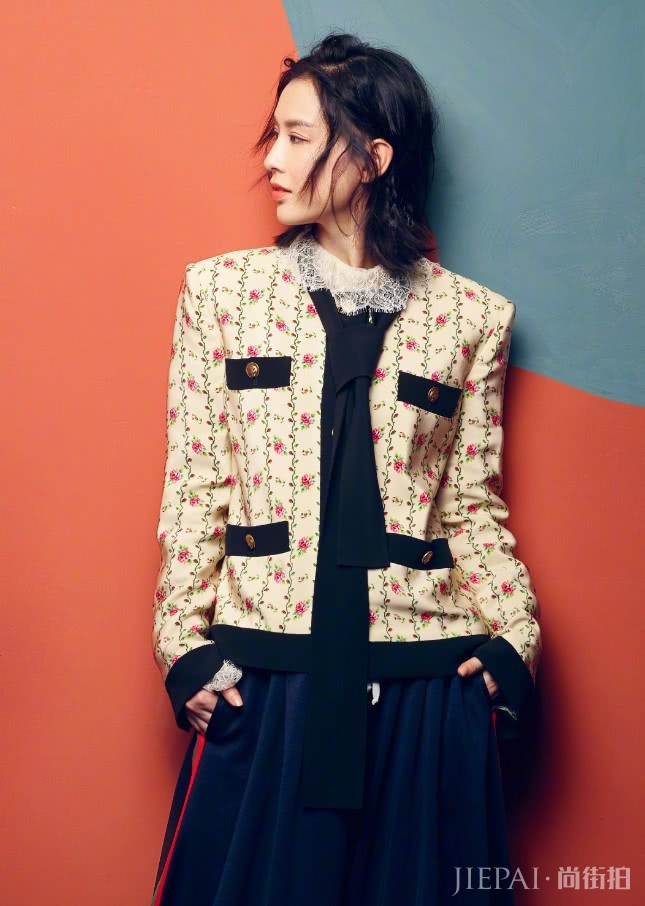 黄圣依展现出满满少女感,完全不见贵妇感!