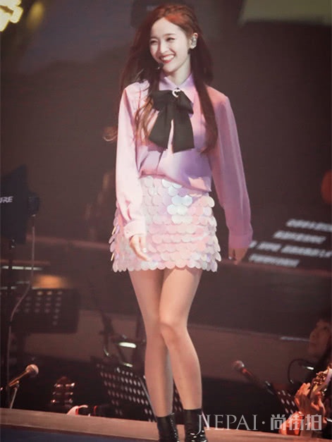 吴宣仪私服风格“变化多端”，居然还是个帽子大户