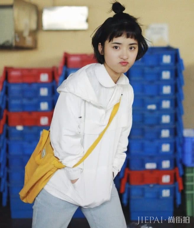 沈月扎丸子头后显现“菱形脸”，气质不再，还是短发耐人寻味