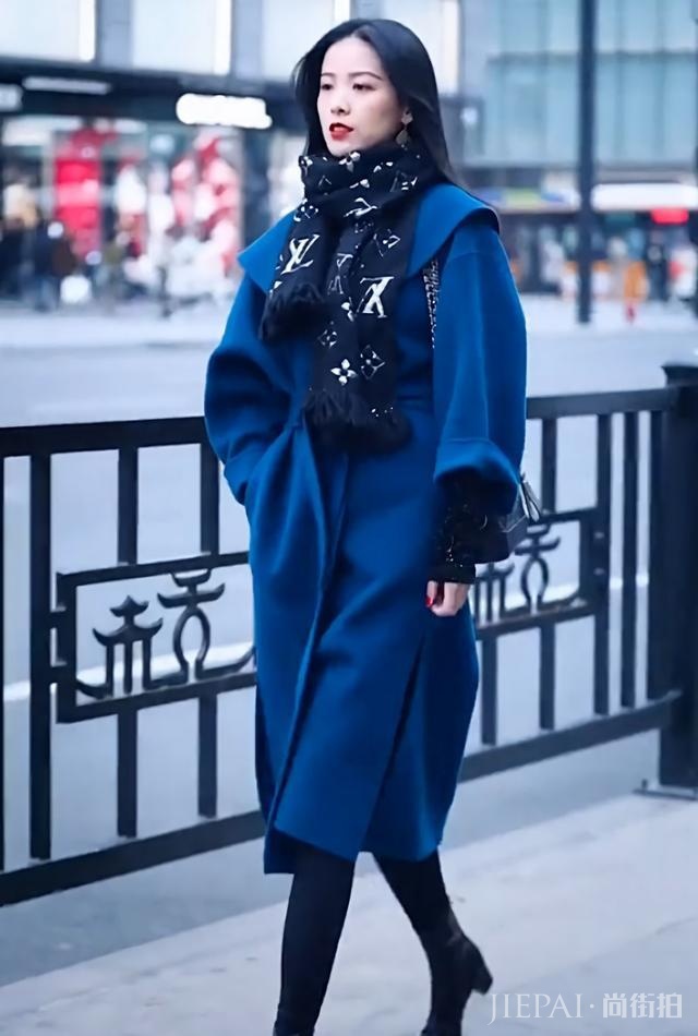 想秀秀“天鹅腿”，却是火了“鲶鱼鞋”，特别显腿细！