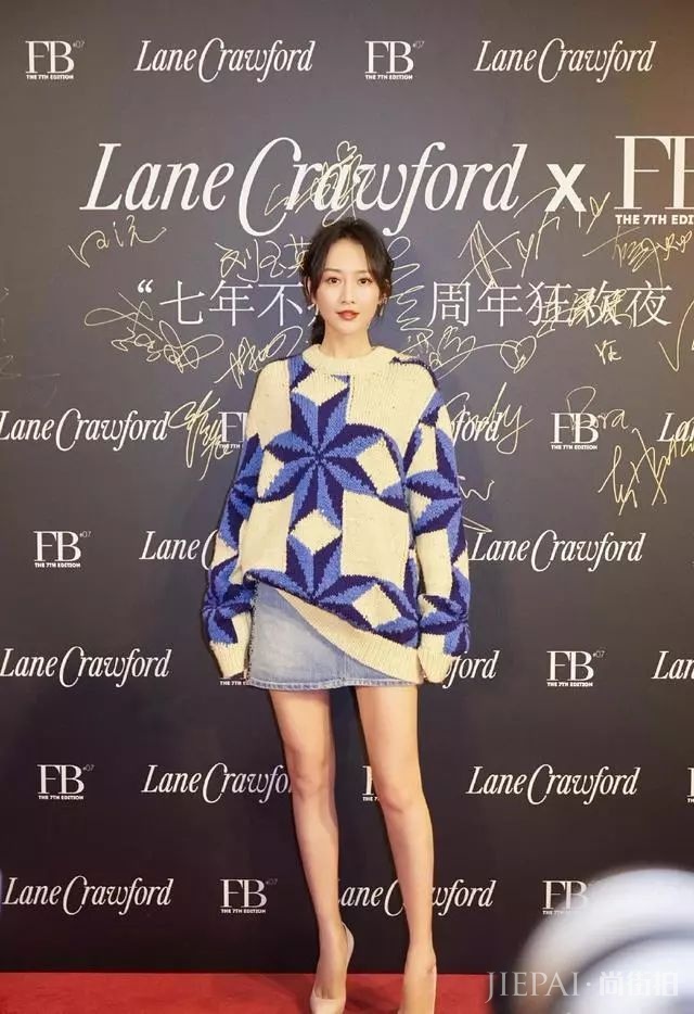 王鸥腿一点都不细，平时精修图那么好看！