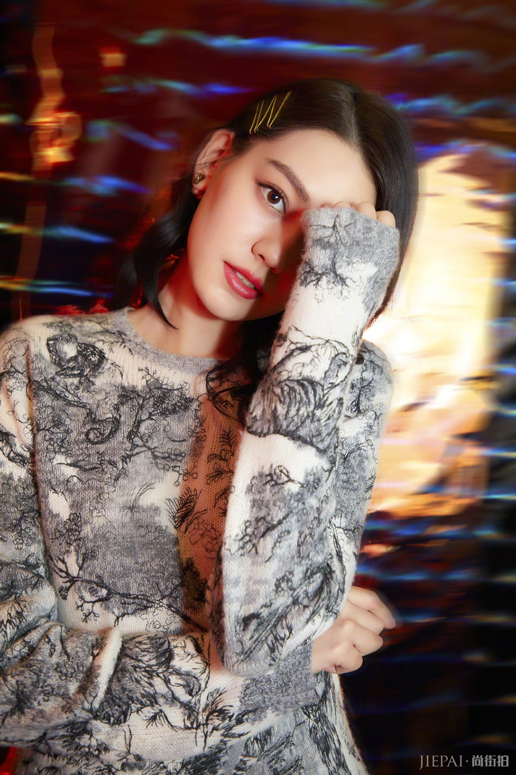 迪奥酒会群星聚会，王珞丹上演都市轻熟魅力，李诗颖古典风显诗意！