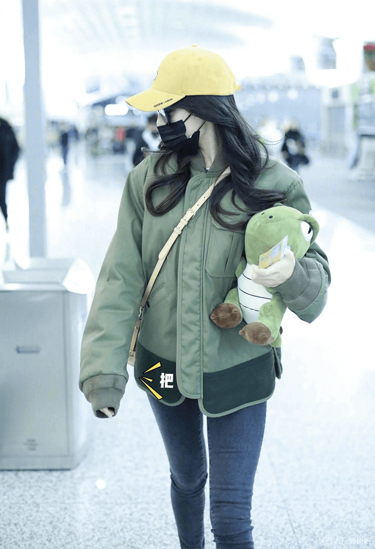 迪丽热巴变身18岁青春少女，风格多变不重样