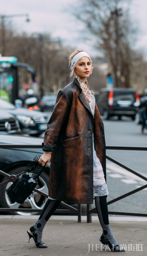 高腰裙怎么搭配上衣 要优雅不要臃肿