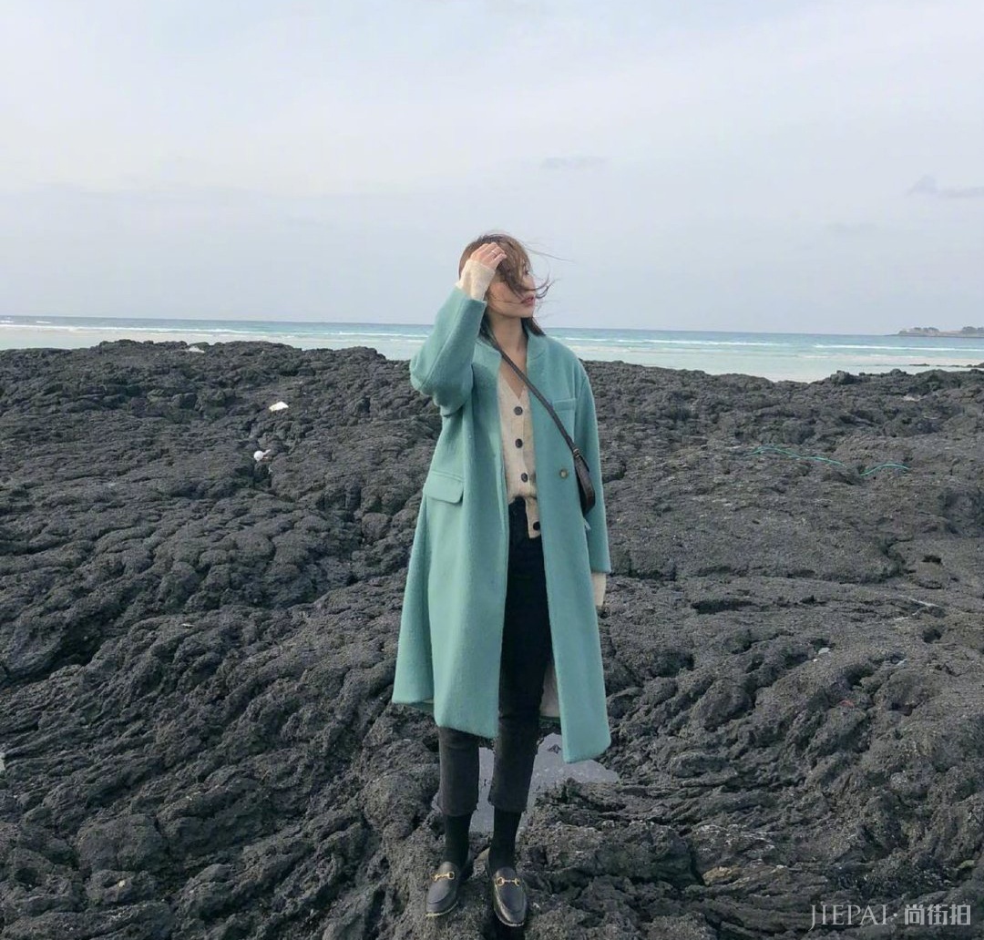 2019年这样穿大衣阔腿裤气质时髦极了！
