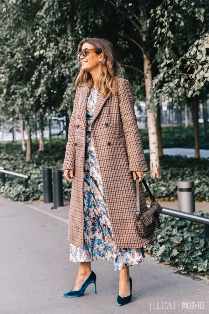 外套内搭的连衣裙有这些