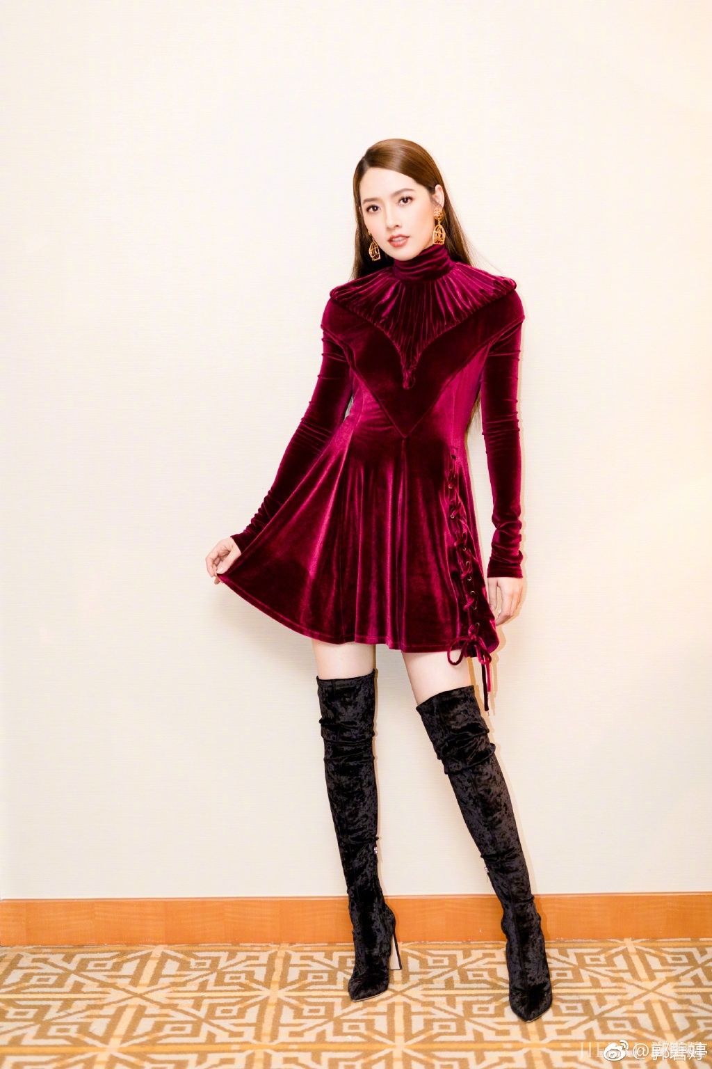 郭碧婷长发礼服简直又是女神范十足！