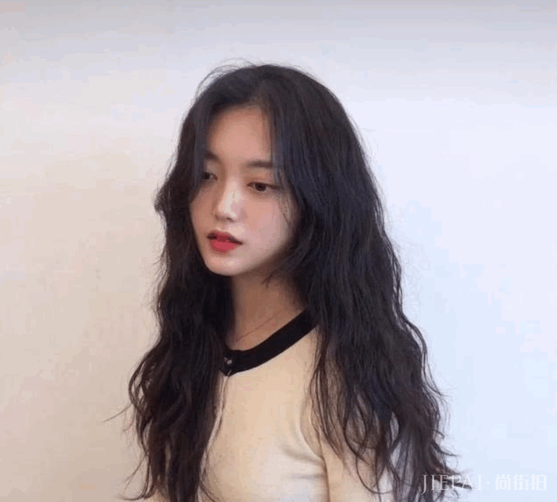 2019年“懒人烫”火了,中长发女生可以作参考!